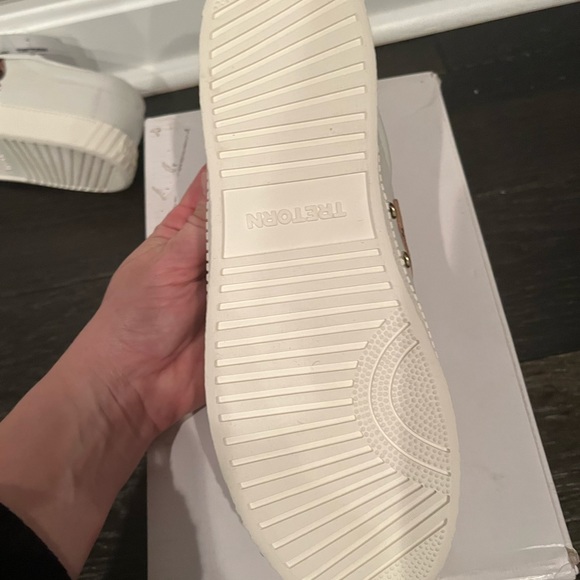 Tretorn white leather and suede sneakers size 8 - Picture 2 of 8